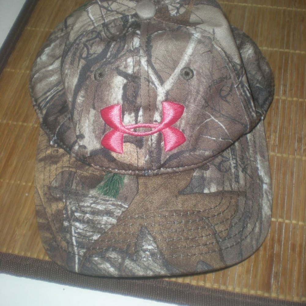 UNDER ARMOUR Brand    Camo Hat  Cap  Pink Trucker Snap Back